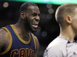 Z LeBrona se stalo zvíře? Skandalista James?